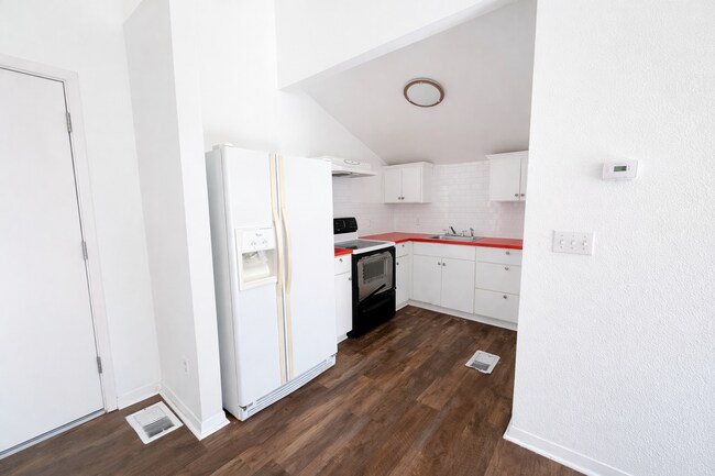 Foto del edificio - 212 Lessin Ln