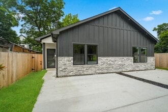 Building Photo - 4314 Stassen St