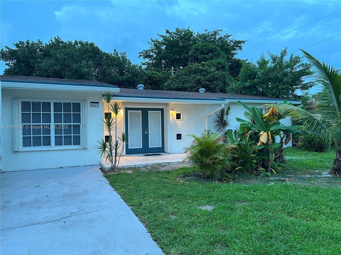 Foto principal - 4337 SW 49th St