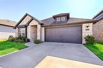 Building Photo - 204 Tartane Dr