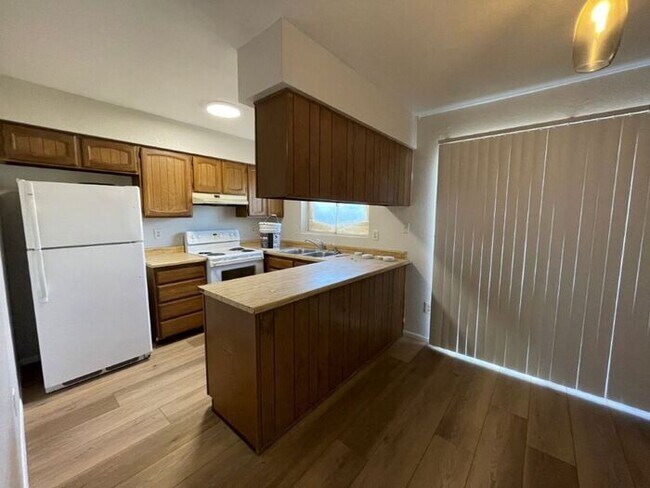 Foto del edificio - 3407 S Hardy Dr