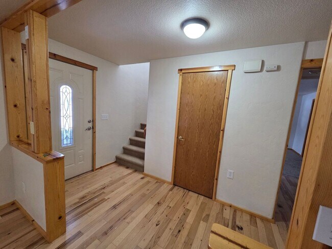 Building Photo - s2980