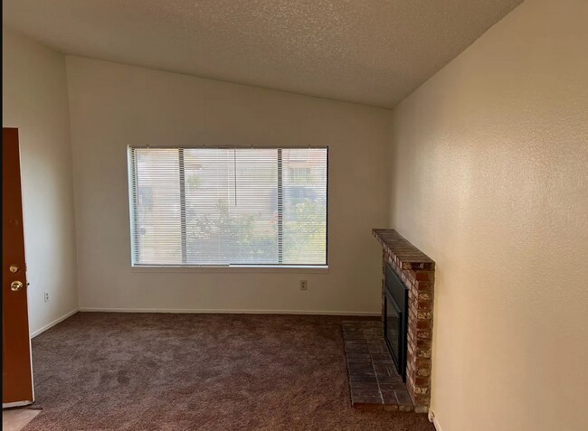 Foto del edificio - 5113 Gaylene Ave