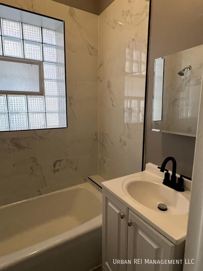 Building Photo - 6134 S St Lawrence Ave