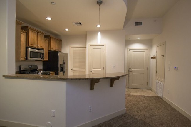 Building Photo - 945 E Playa Del Norte Dr