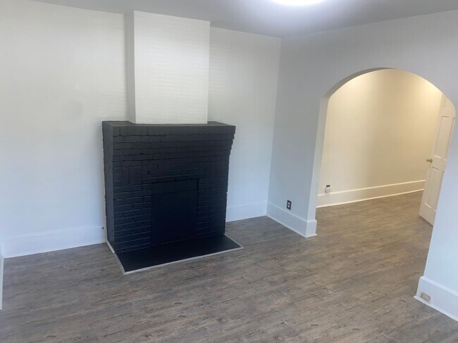 Foto del edificio - Duplex - 2 Bedroom
