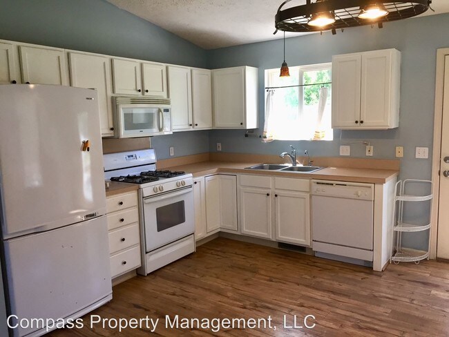 Building Photo - 3 br, 2 bath House - 3048 Burritt Northwest