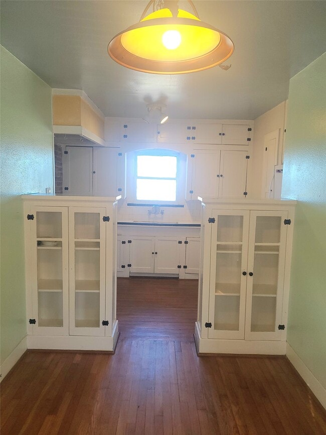 Building Photo - 1827 Fourcade St