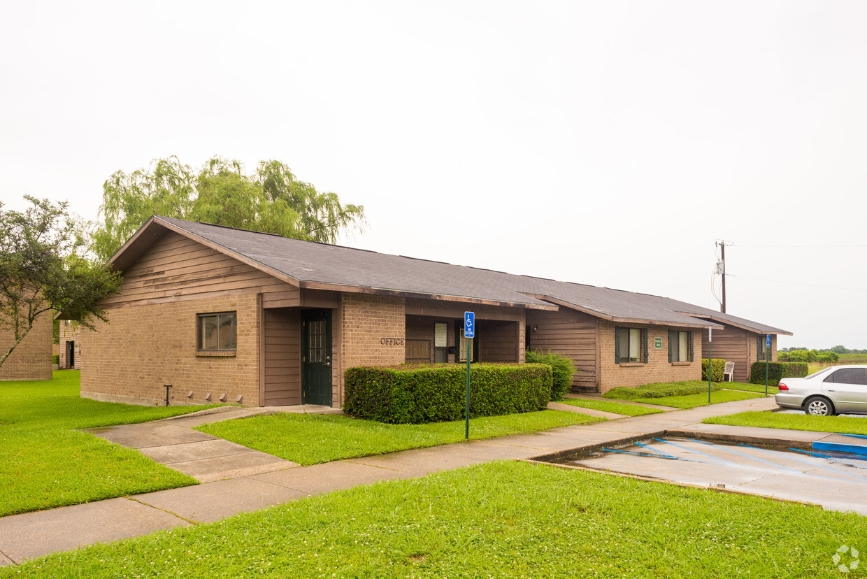 Foto principal - Highland Creek & Bayou Teche Apts