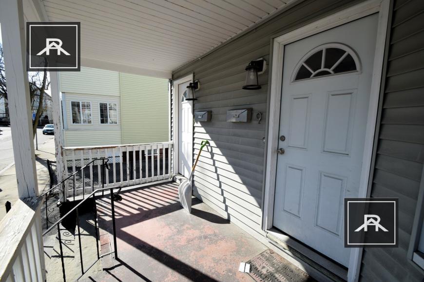 Foto principal - 3 bedroom in Medford MA 02155