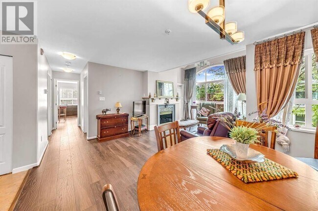 Photo du bâtiment - 5500-5500 Lynas Ln