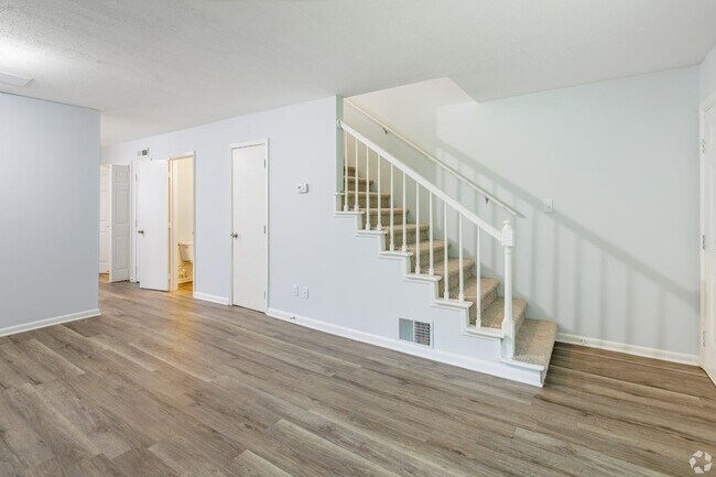 Interior Photo - Lionchase Apartments