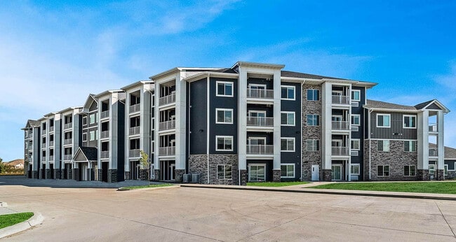 home-slider-2 - Park 88 Apartments