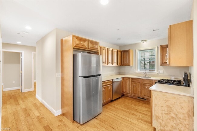 Foto del edificio - 5 br, 2 bath Condo - 45 Nightingale St Spa...