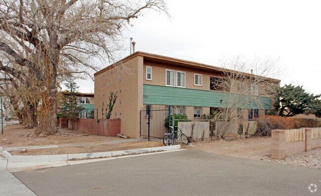 Building Photo - 1404 San Carlos Dr SW