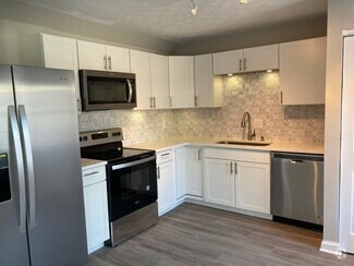 Building Photo - 340 Winding River Dr