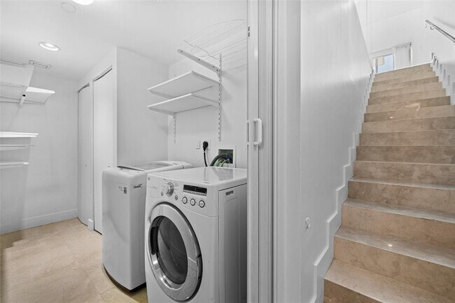 Foto del edificio - 2950 NE 188th St