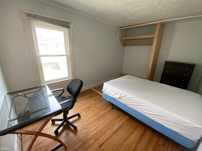 Foto del edificio - 4 br, 2 bath House - 811 S Division St