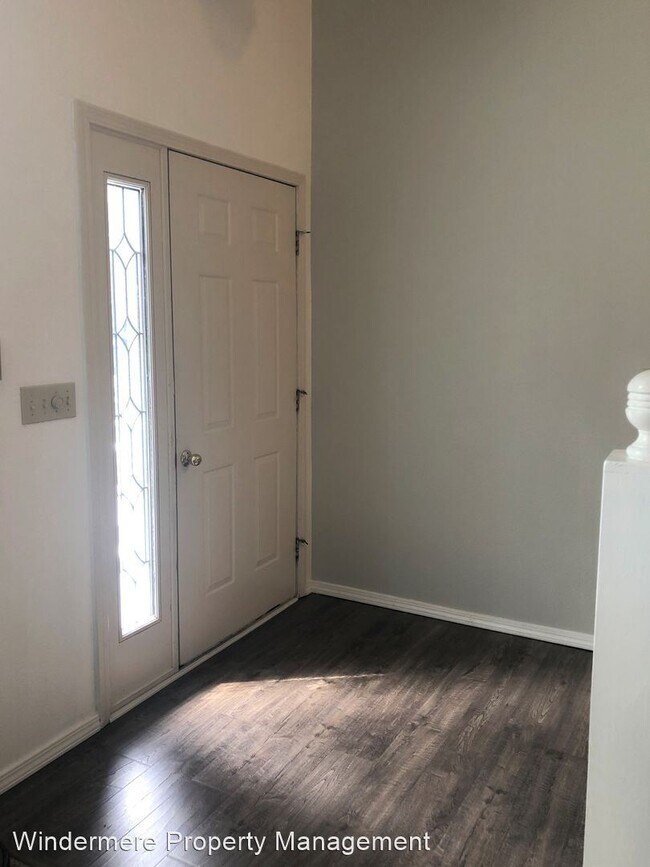 Foto del edificio - 2 br, 2 bath House - 530 NW Carolyn Lane