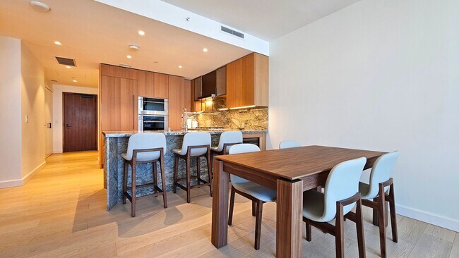 Foto del edificio - Victoria Place Furnished 1bdrm/1ba/1pkg