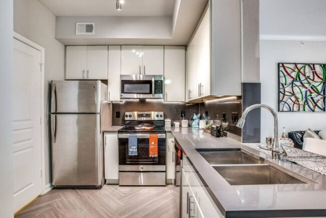 Foto del edificio - 4900 E Oltorf St