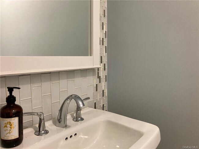 Foto del edificio - 903 Pondside Dr