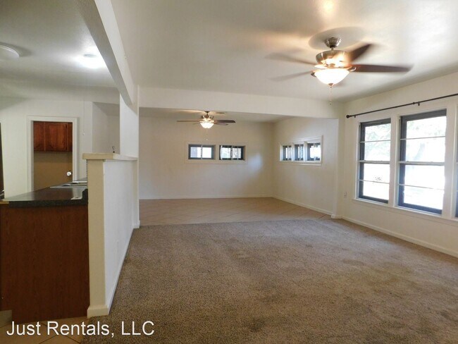 Foto del edificio - 3 br, 2 bath House - 516 Valley Rd
