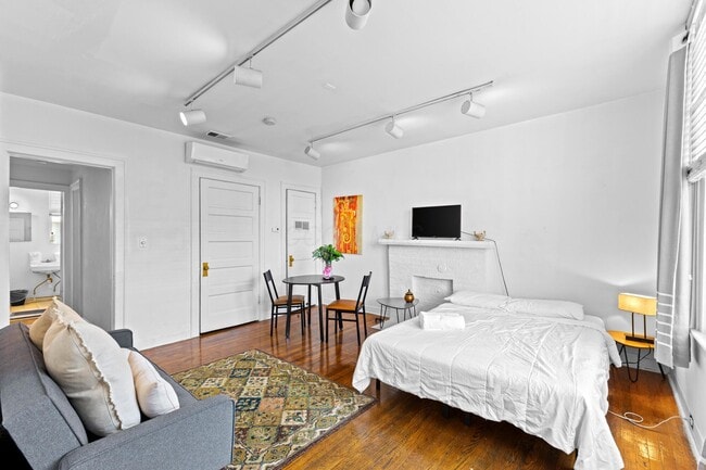 Foto del edificio - 854 N High St