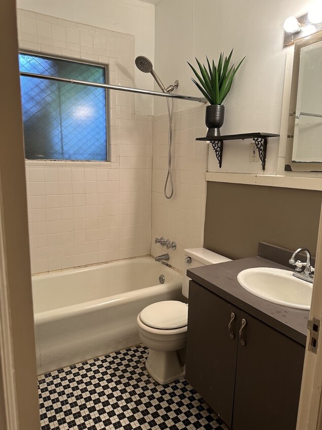 Foto principal - 633 Moreland Ave NE