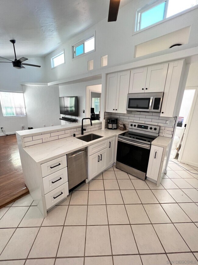 Building Photo - 3513 Nile St