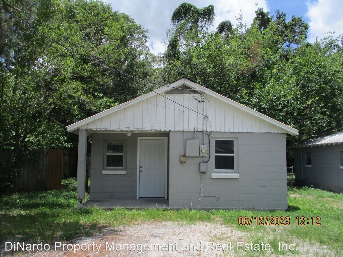 Foto principal - 2 br, 1 bath House - 1018 S. Clara Ave