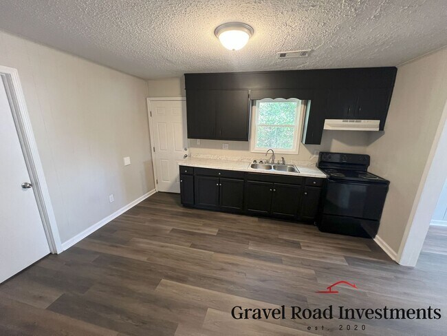 Foto del edificio - For Rent – Charming 3 Bedroom, 1 Bath Home