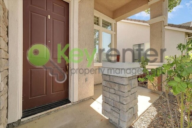 Building Photo - 7956 Robinson Dr