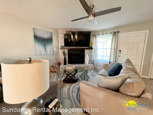 Building Photo - 3 br, 2 bath House - 411 Fleetwood Drive