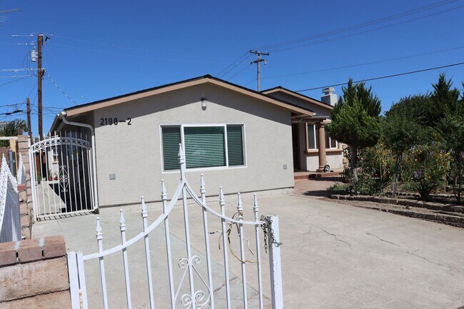 Building Photo - Newly Built 2 Bedroom in the Tropicana Are...