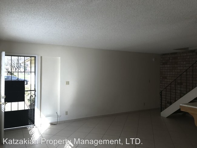 Building Photo - 2932 Peachtree Dr