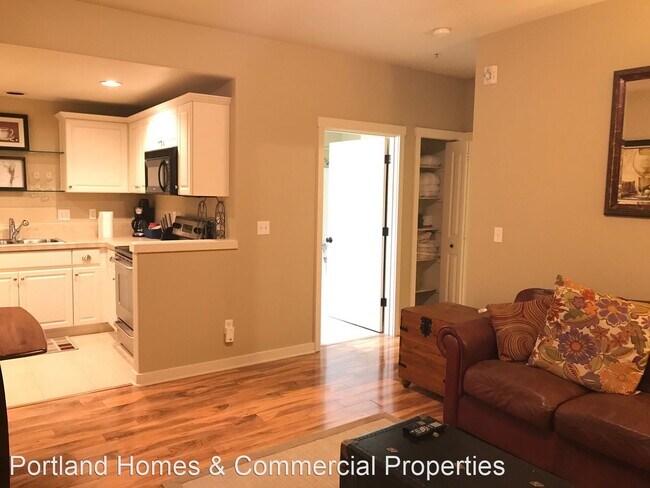 Foto del edificio - 2 br, 1 bath House - 659 NE Garswood Ln.