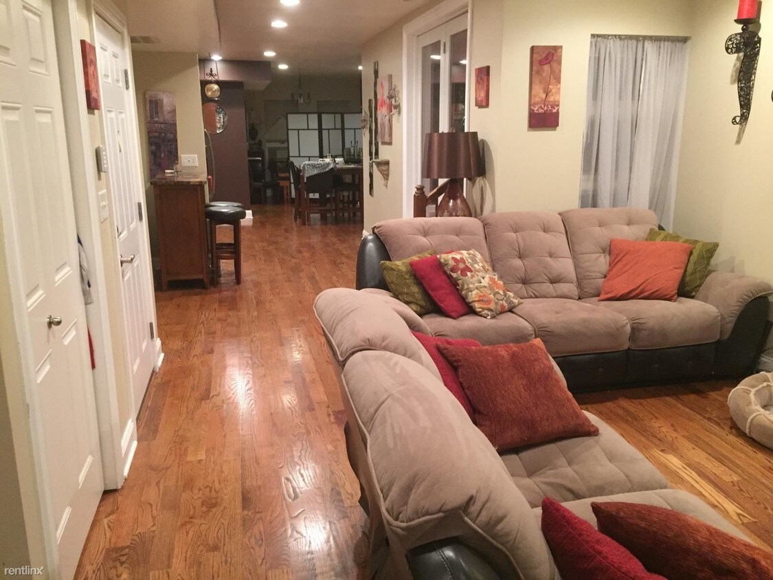 Foto principal - 1062 W Chicago Ave