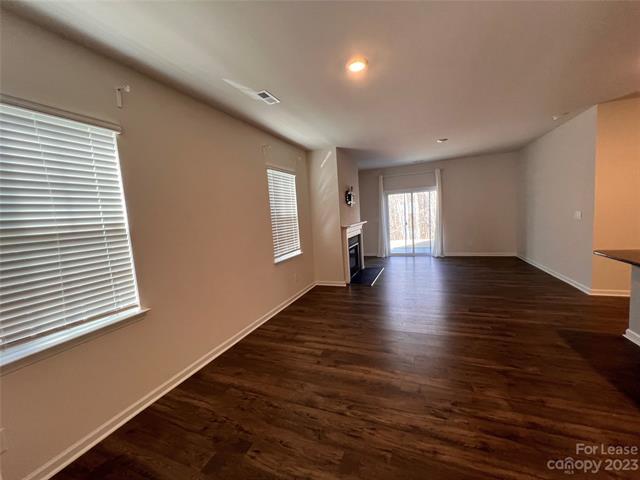 Building Photo - 562 King Clover Ln