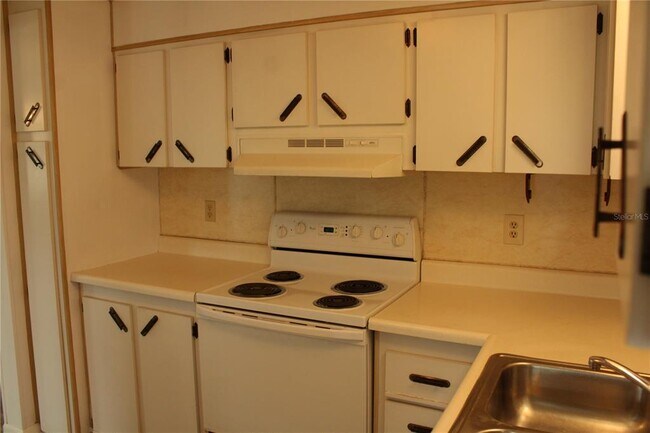 Foto del edificio - 204 50th Ave Dr W
