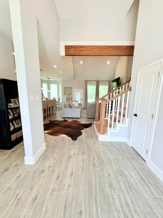 Building Photo - 55 Ruskin Dr W