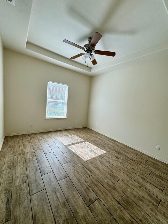 Foto del edificio - 3913 Hawthorne Ave