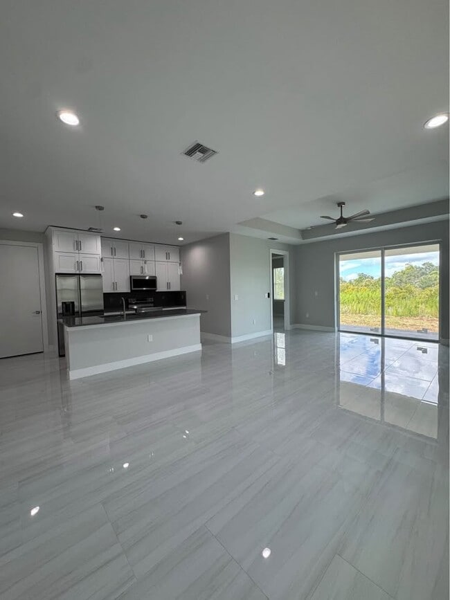 Foto del edificio - 7229 David Blvd