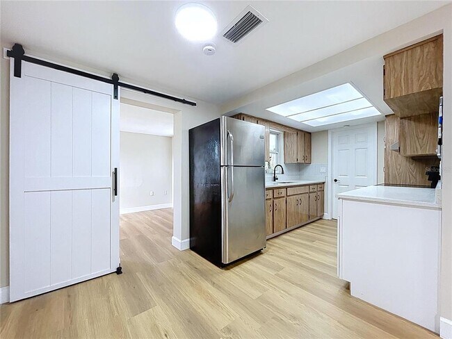 Foto del edificio - 4326 Westwood Dr