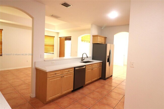 Building Photo - 2865 SW 139th Ave