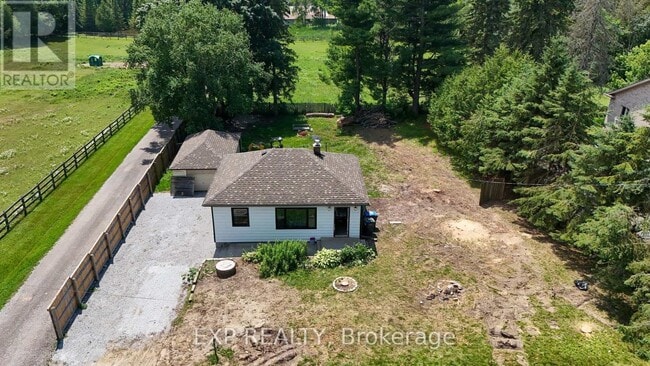 Photo du bâtiment - 16218 Airport Rd