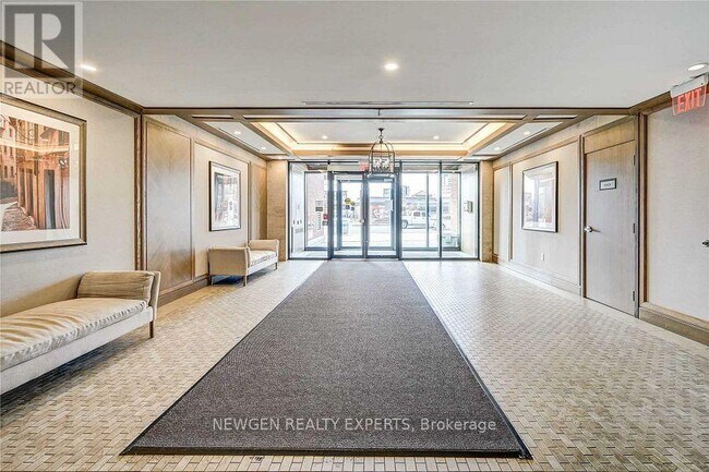 Photo du bâtiment - 830 Lawrence Ave W
