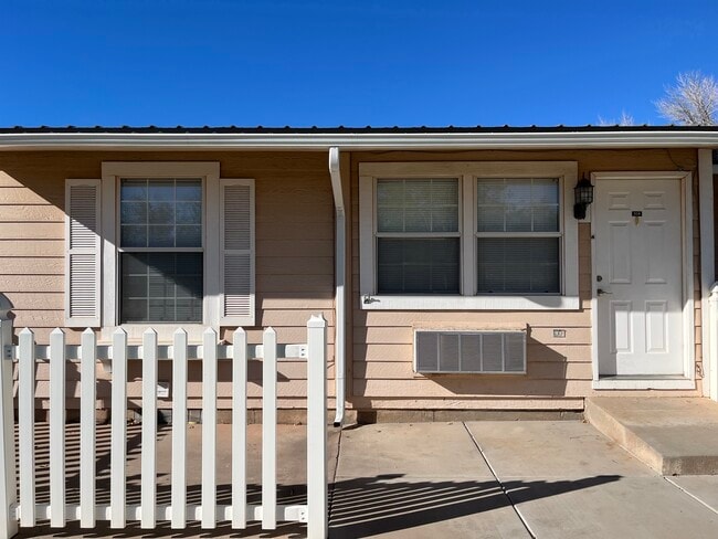 Building Photo - 600 N 2450 E