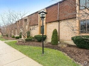 Building Photo - 1 Greenwich Dr