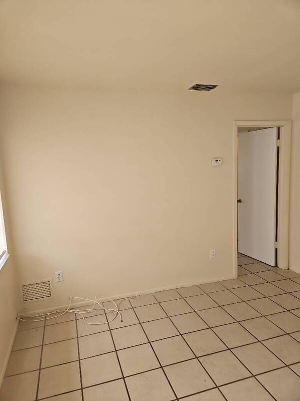 Building Photo - 3816 Desoto Ave